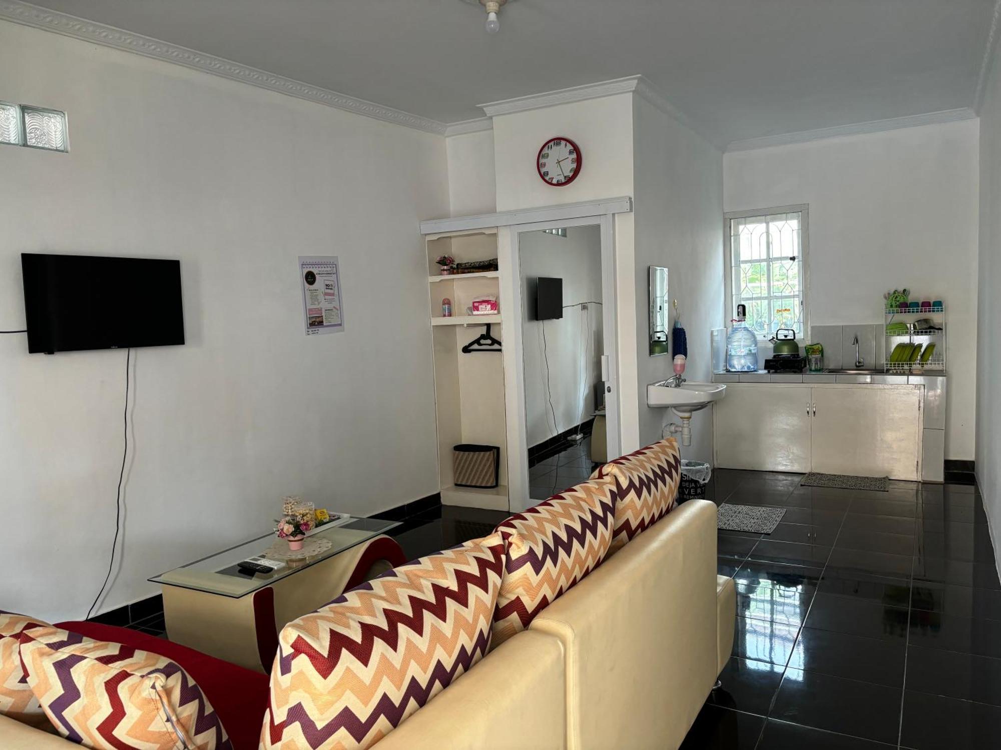 Adrian Family Homestay Ngabean Exterior foto